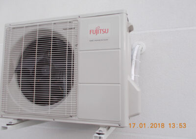 Montaż zewnętrznej jednostki klimatyzatora Fujitsu na ścianie