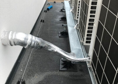 Montaż klimatyzacji - umiejscowienie jednostki zewnetrznej na dachu